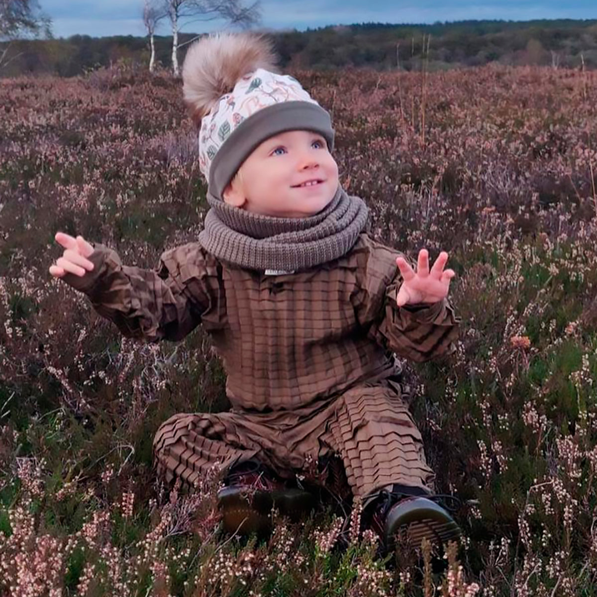 ミニヒューマン プリント ボトムス Young V&A オリジナル